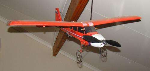 E-STARTER AEROPLANE, RADIO CONTROLED.    NO RESERVE.