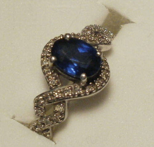 Stunning Diamond and Sapphire White Gold Ring