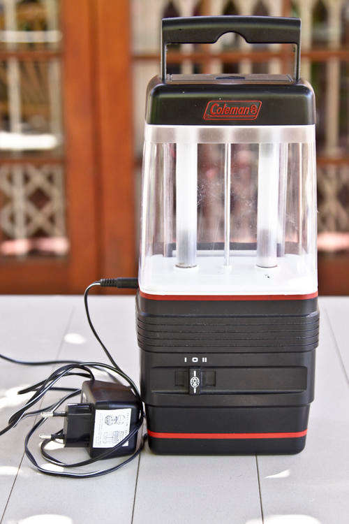 COLEMAN RUGGED RECHARGEABLE FULL SIZE LANTERN