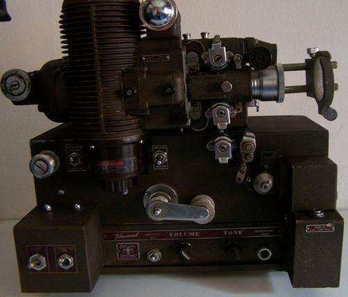 Bell + Howell 1940 Movie projector(Not tested)