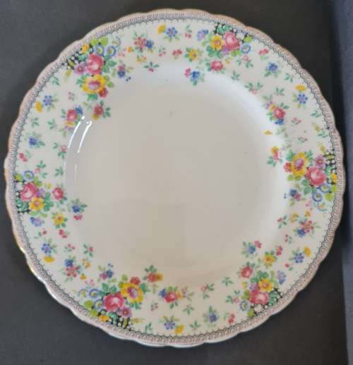 WOW! Rare pattern vintage Tuscan bone china trio. Stamped