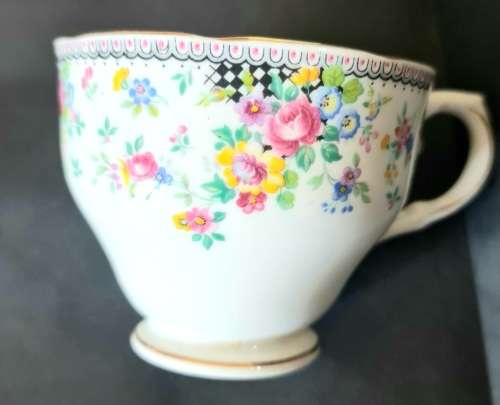 WOW! Rare pattern vintage Tuscan bone china trio. Stamped