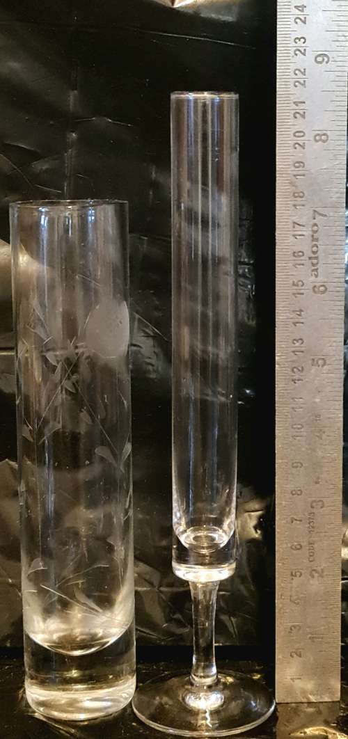 2x rosebud vases