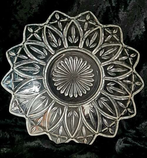 Vintage Federal glass pressed glass petal serving bowl or candy dish