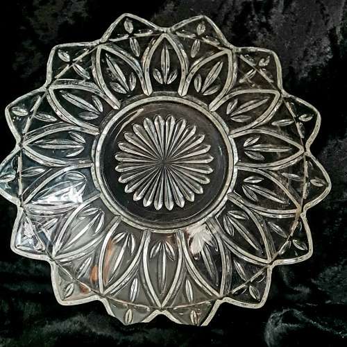 Vintage Federal glass pressed glass petal serving bowl or candy dish