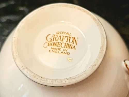 Vintage royal grafton Gold latice on peach, gold detailing tea cup, saucer, side plate trio rare