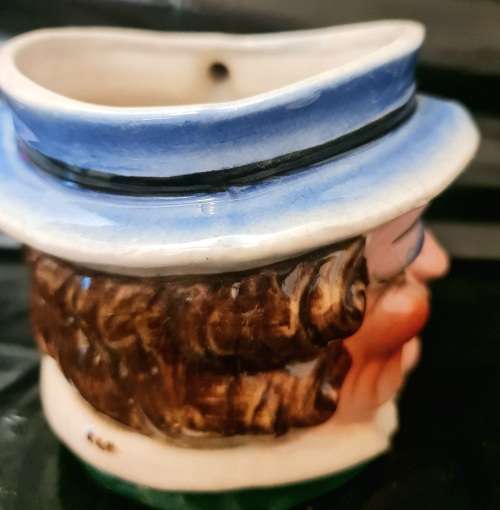 Beautiful character jug in very good condition