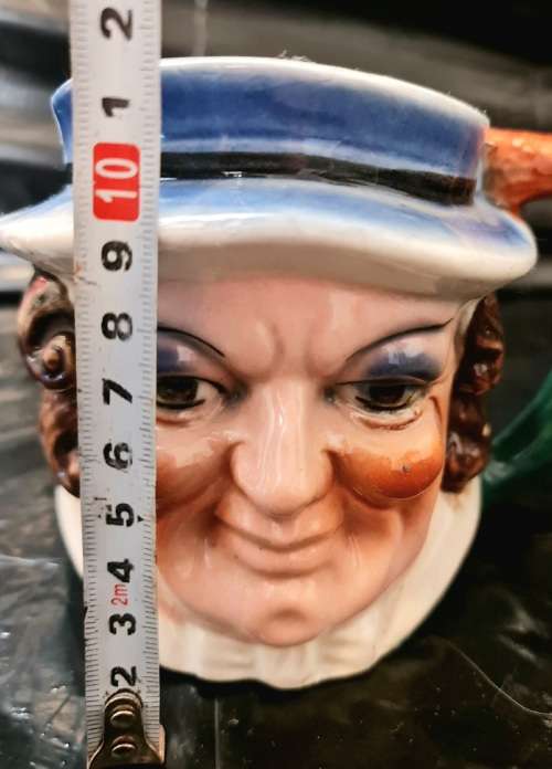 Beautiful character jug in very good condition