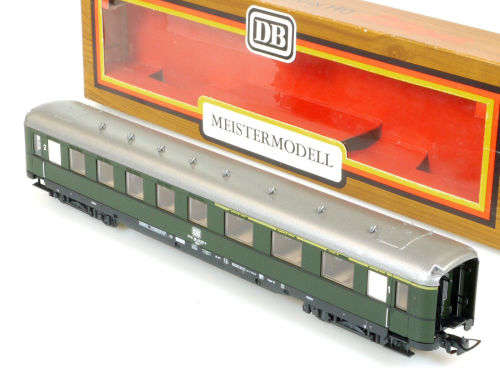 Liliput  83300 compartment car Ho