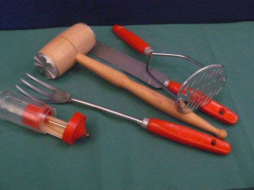 VINTAGE KITCHEN UTENSILS