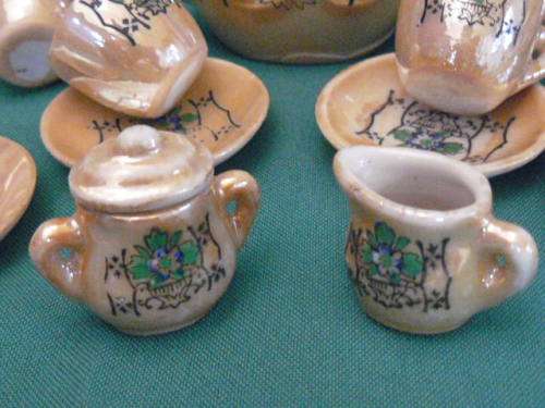 MINIATURE DOLL HOUSE TEA SET