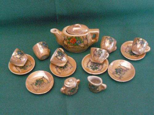 MINIATURE DOLL HOUSE TEA SET