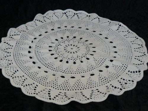 HAND CROCHETED DOILIE 50 CM