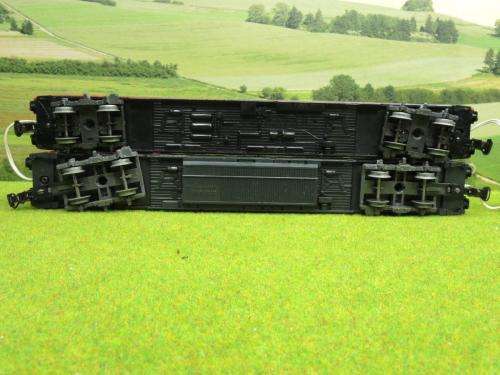 MARKLIN HO SET OF 4 DB TEE COACHES WITH LIGHTS