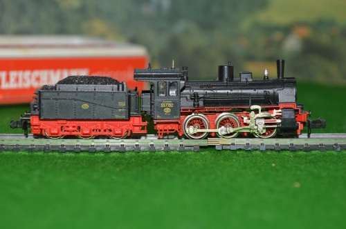 Fleischmann piccolo N guage 7124 Locomotive and tender