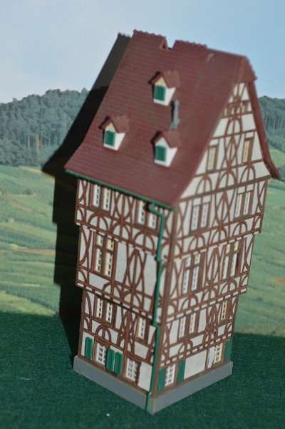 N guage appartment buildin g with chemist store below