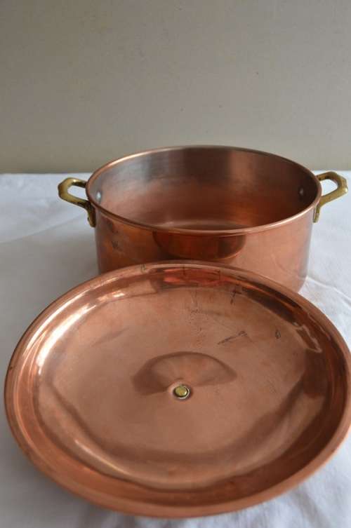 OLD FUNCTIONAL COPPER COOKING POT
