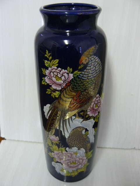 STUNNING CERAMIC TALL VASE 25 CM