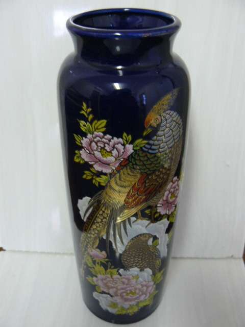 STUNNING CERAMIC TALL VASE 25 CM