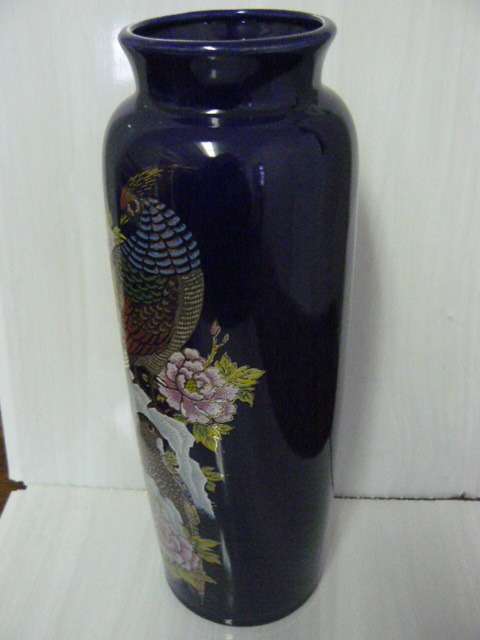 STUNNING CERAMIC TALL VASE 25 CM