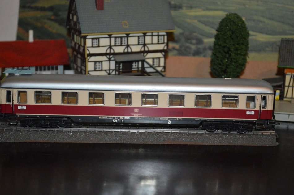 Marklin HO 4089 TEE-IC class 1 compartment car