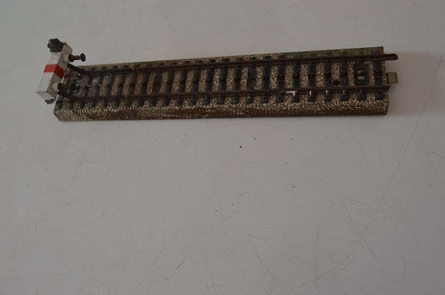MARKLIN HO M track dtraight with end bumper 18cm