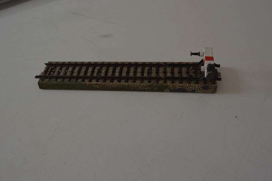 MARKLIN HO M track dtraight with end bumper 18cm