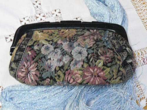 CLUTCH BAG AND SCARVE
