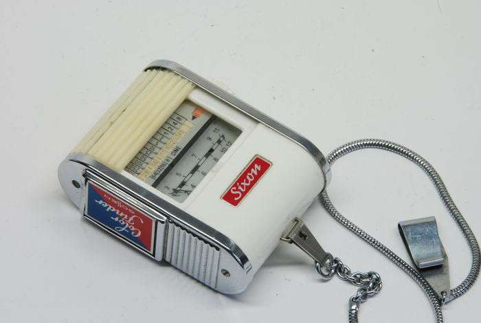 Sixon light meter with selenium cell Gossen Germany 1952 with original pouch