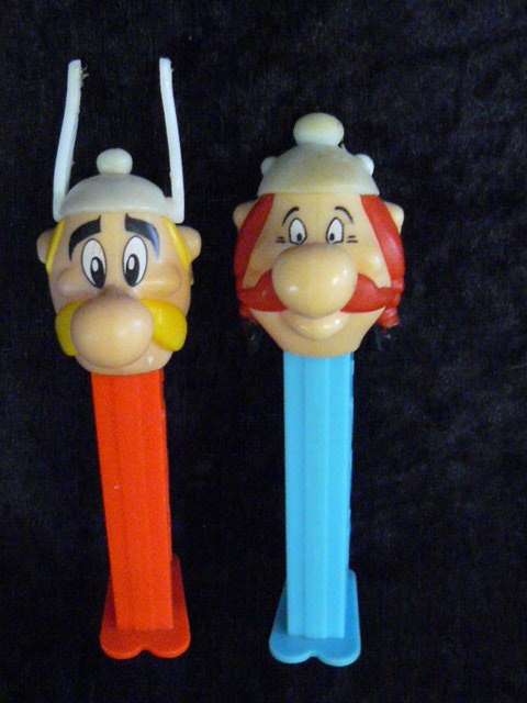 2 X PEZ DISPENSORS