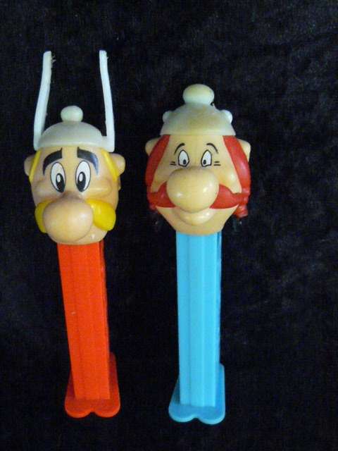 2 X PEZ DISPENSORS