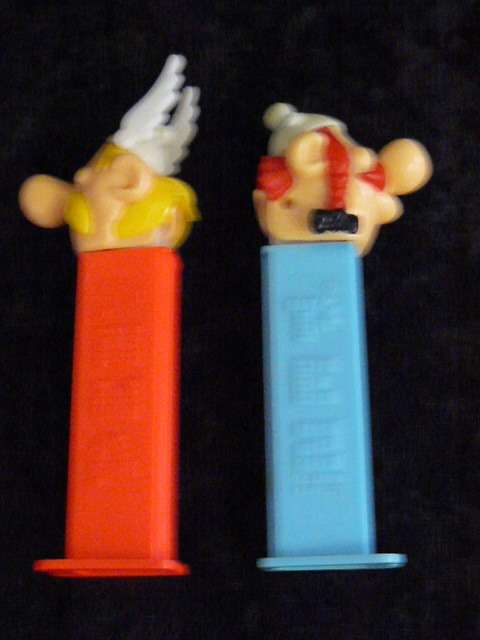 2 X PEZ DISPENSORS