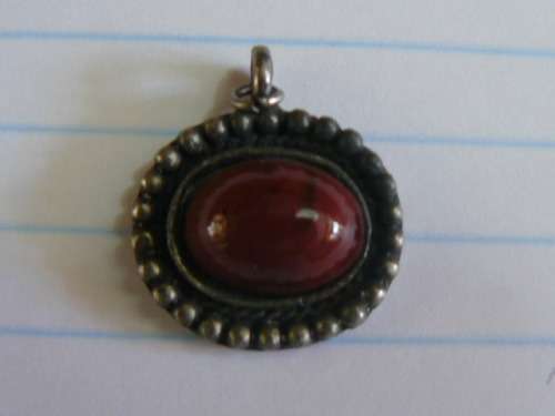 SEMI PRECIOUS STONE PENDANT