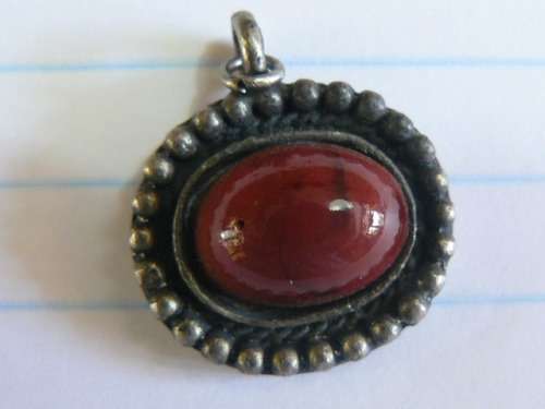 SEMI PRECIOUS STONE PENDANT