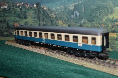 WEEKEND SPECIAL Marklin HO DB passenger car class 2 518022-70566-0 tin