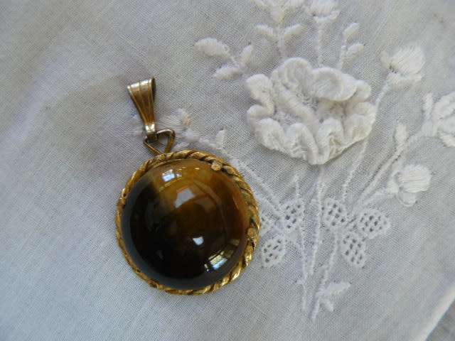 TYGERS EYE PENDANT
