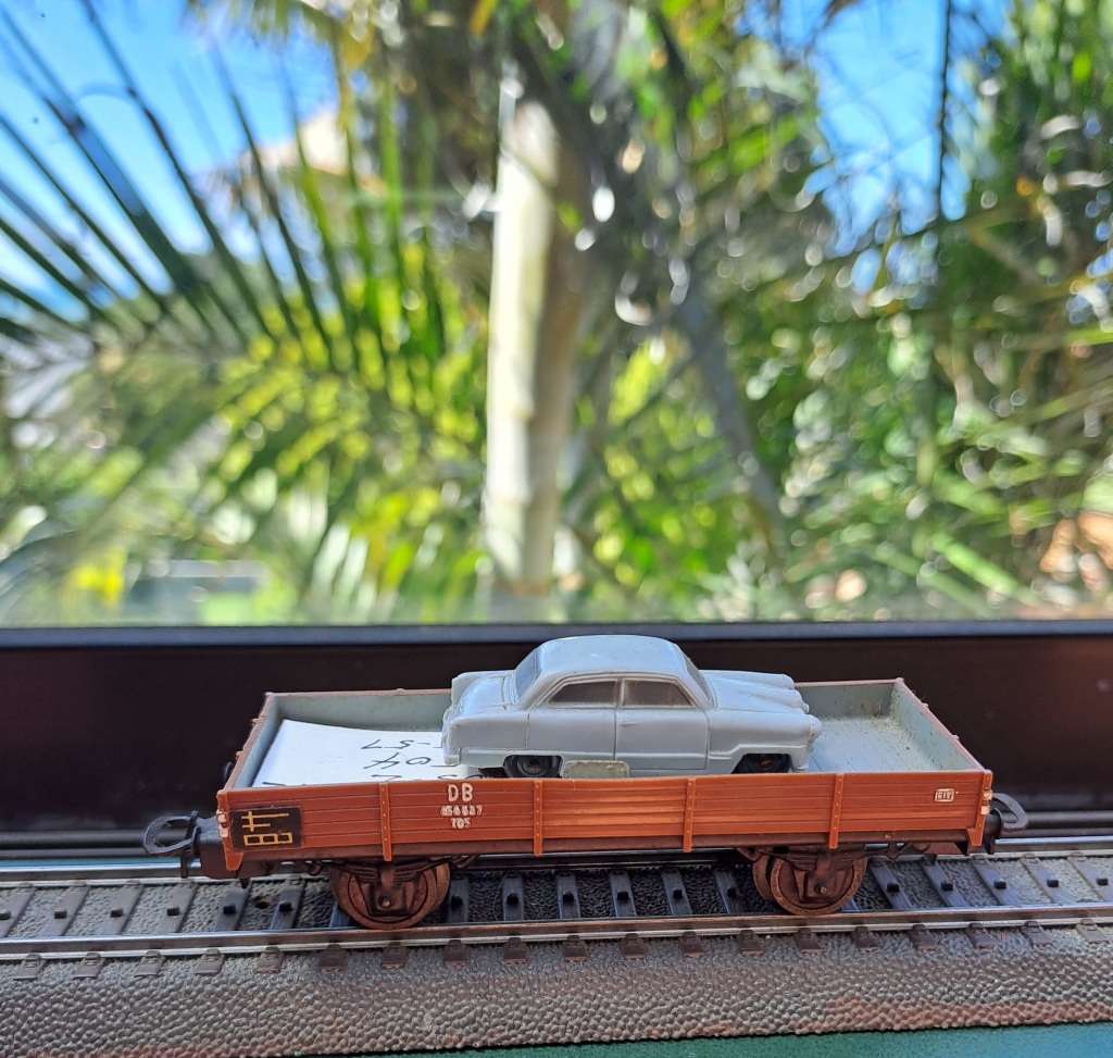 Märklin H0  4504 low side wagon with Ford 1955-57