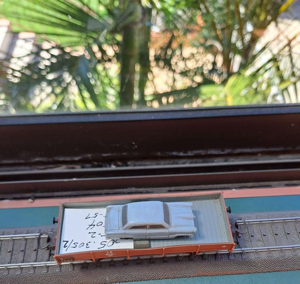 Märklin H0  4504 low side wagon with Ford 1955-57