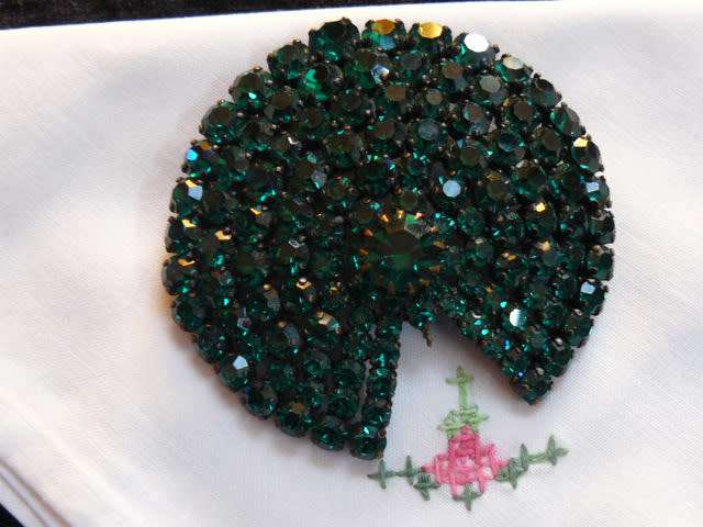 FASHION BROOCH WITH BLING STONES 7 CM