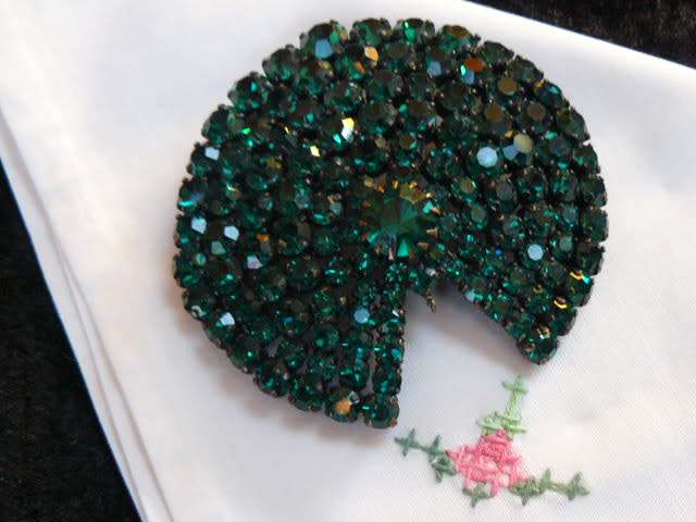 FASHION BROOCH WITH BLING STONES 7 CM