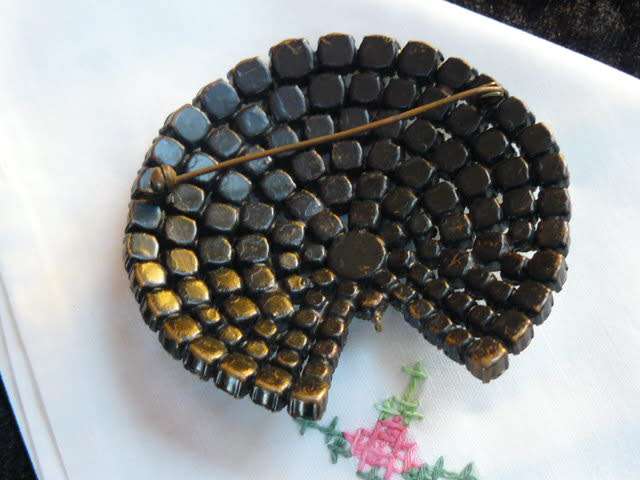 FASHION BROOCH WITH BLING STONES 7 CM