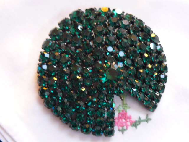 FASHION BROOCH WITH BLING STONES 7 CM