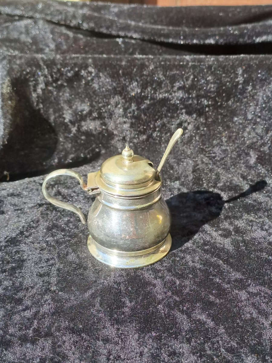 Epns salt pot with epns spoon height 6.5cm