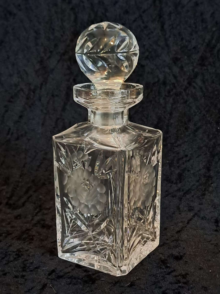 Beautiful square shape Rose cut with original stopper no damage lead crystal decanter