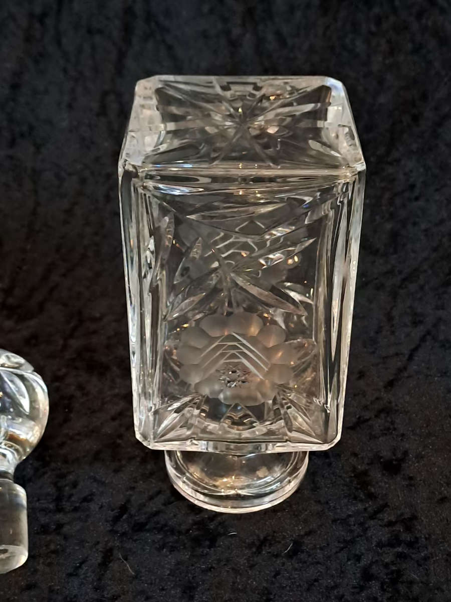 Beautiful square shape Rose cut with original stopper no damage lead crystal decanter