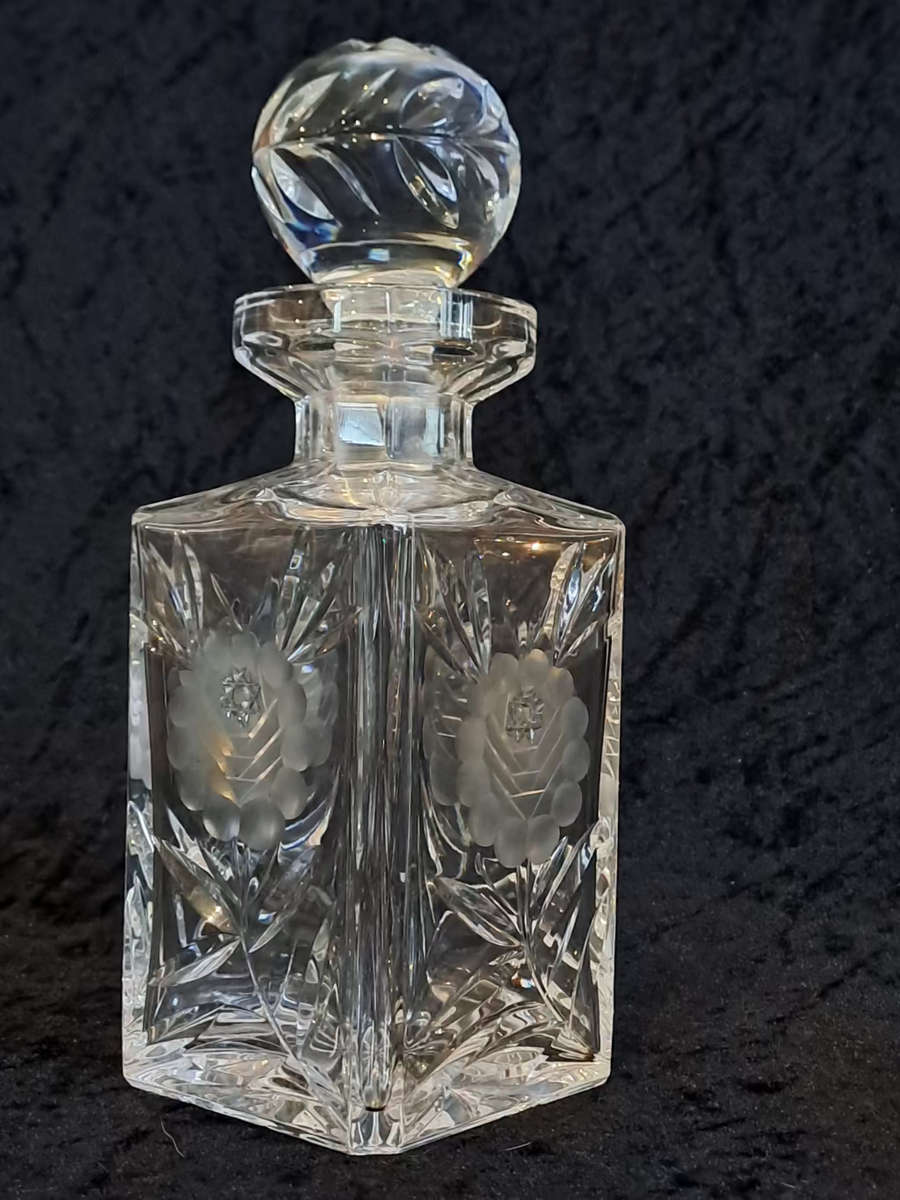 Beautiful square shape Rose cut with original stopper no damage lead crystal decanter