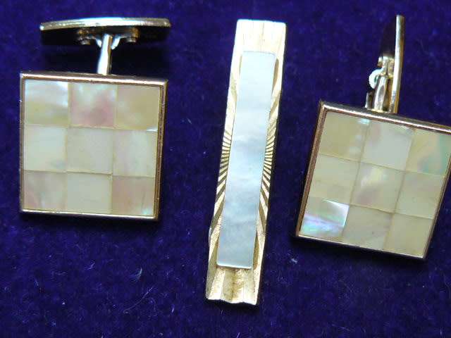 CUFF LINKS MOTHER OF PEARL WITH TYE CLIP