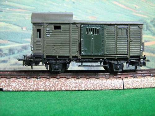 MARKLIN HO FREIGHT TRAIN BAGGAGE CAR