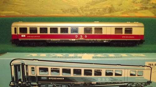 MARKLIN HO 4087 T.E.E. RESURANT CAR METAL INT FITTINGS 1966