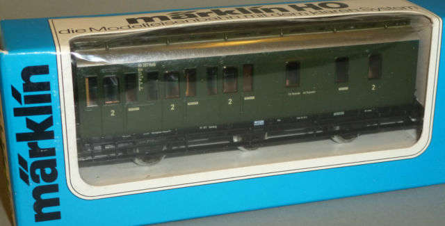 MARKLIN HO 4203 PASSENGER CAR 2ND CLASS - 3 AXLE